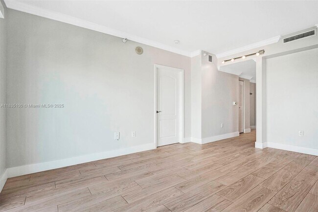 Building Photo - 1627 SW 37th Ave