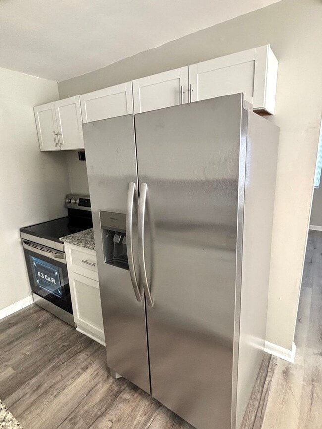 Building Photo - JUNE SPECIAL!!! Sign lease & pay deposit b...