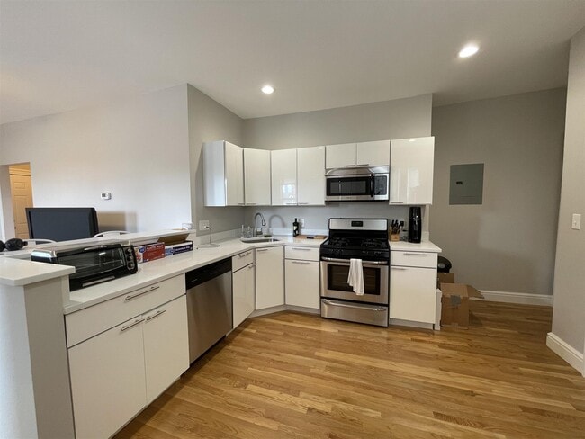 Building Photo - 171 Hampshire St