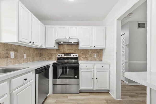 Building Photo - 10821 N Military Trl