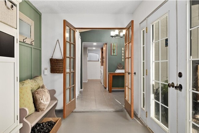 Building Photo - Spectacular Views Close to I-90!