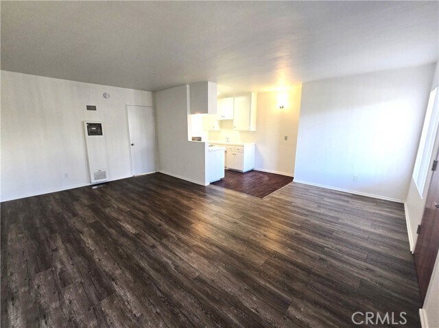 Building Photo - 401 W Wilson Ave