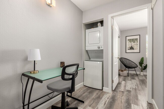 Building Photo - FURNISHED Scottsdale 2/bed/2bath Townhome ...