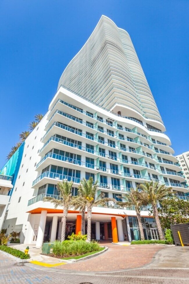 Building Photo - 4011 S Ocean Dr