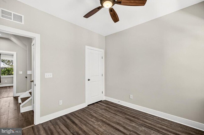 Building Photo - 1013 S Taylor Ct