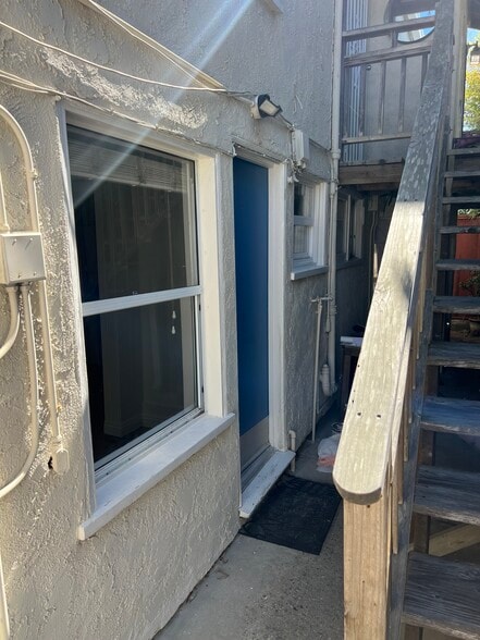 Building Photo - 224 28th St