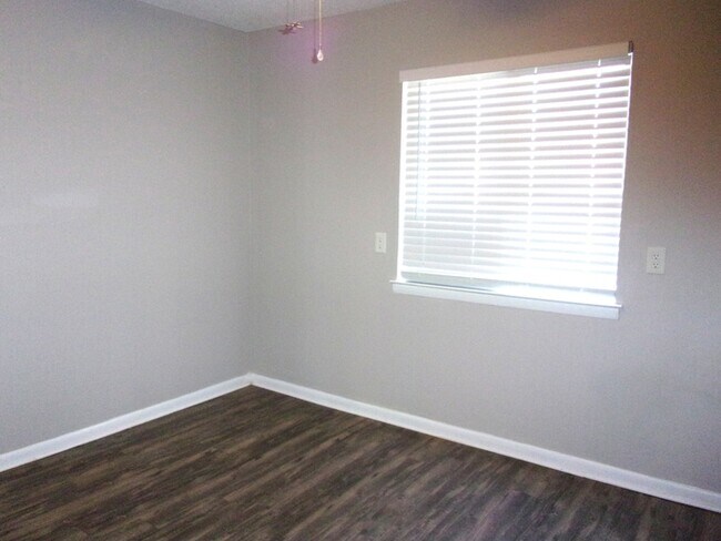 Building Photo - 1711 Eagles Pl