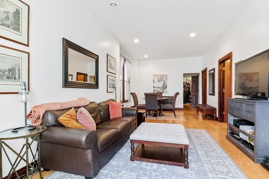 living room / dining area - 1818 N Albany Ave