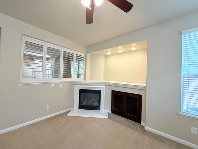 Building Photo - 1865 Wind Ranch Rd