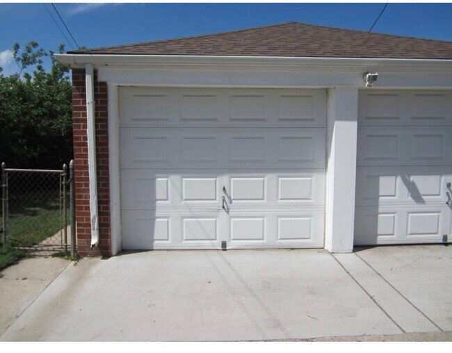 Building Photo - 4702 W 36th Ave