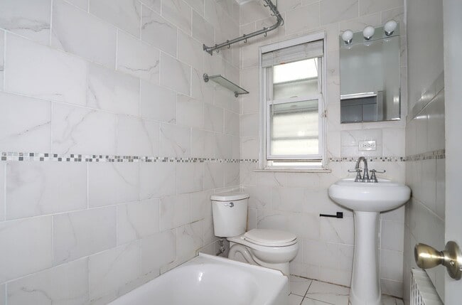 Building Photo - 12 Romaine Ave