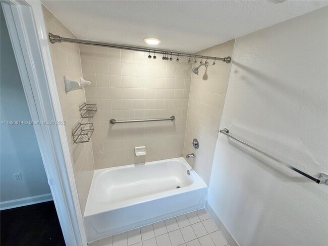 Building Photo - 630 85th St