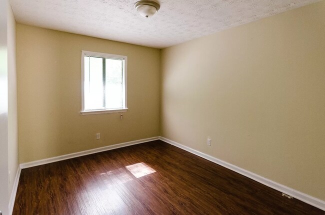 Building Photo - 188 Langford Ct