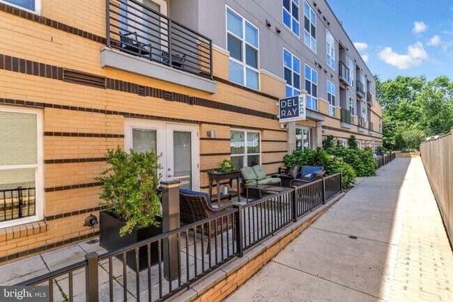 Primary Photo - 1800 Mt Vernon Ave