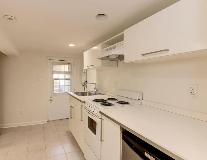 Building Photo - 3122 Warder St NW