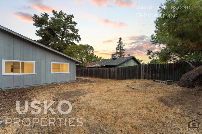 Building Photo - 5012 Lorijo Way