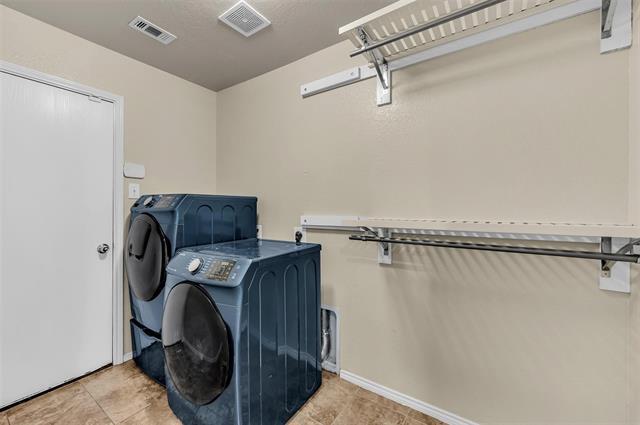 Building Photo - 6028 Fantail Dr