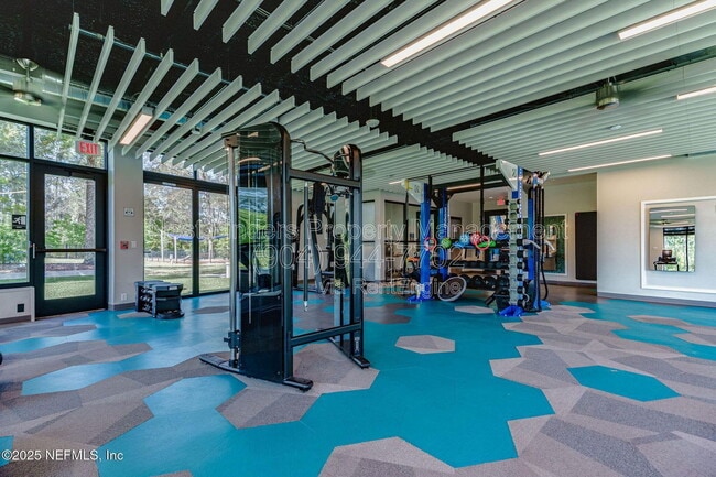 Building Photo - 10682 Aventura Dr