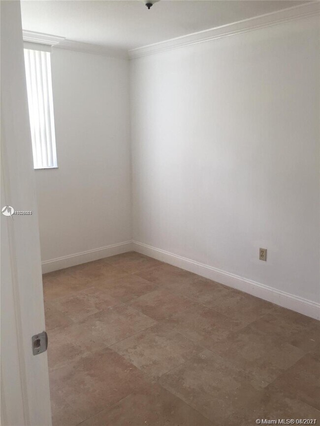 Building Photo - 3561 SW 117th Ave