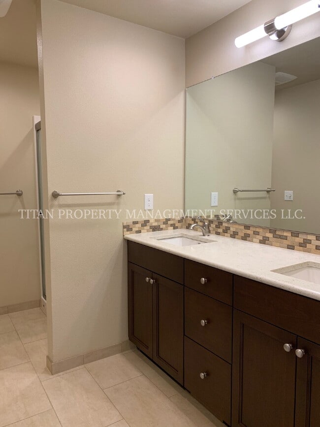 Building Photo - Stunning Ranch-Style Home in Up-and-Coming Hillsboro