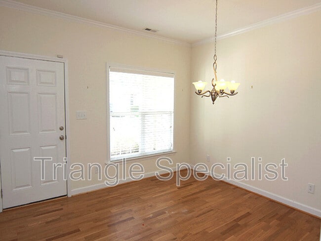 Building Photo - 7236 Aquinas Ave