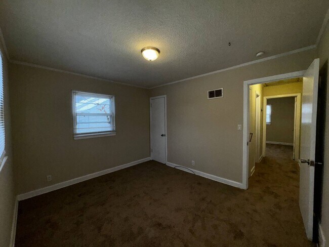 Building Photo - 3401 S Arlington Ave