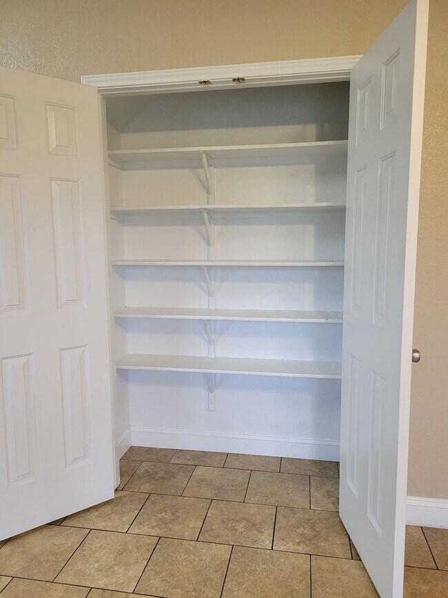 Building Photo - HUGE 4-5 BEDROOM IN HARKER HEIGHTS - OVER 2700 SQ FT