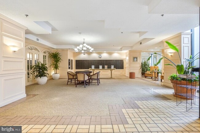 Primary Photo - 15100 Interlachen Dr