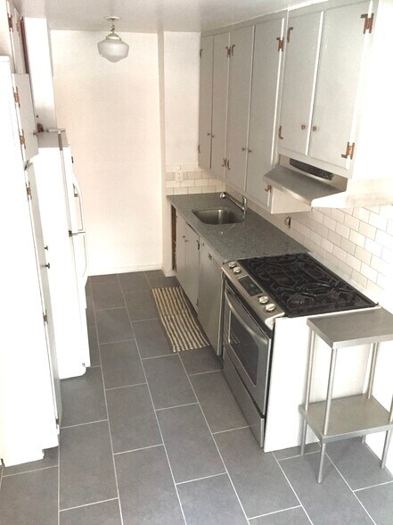 Kitchen - 4736 40th St