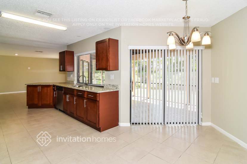 Building Photo - 10048 NW 20th St