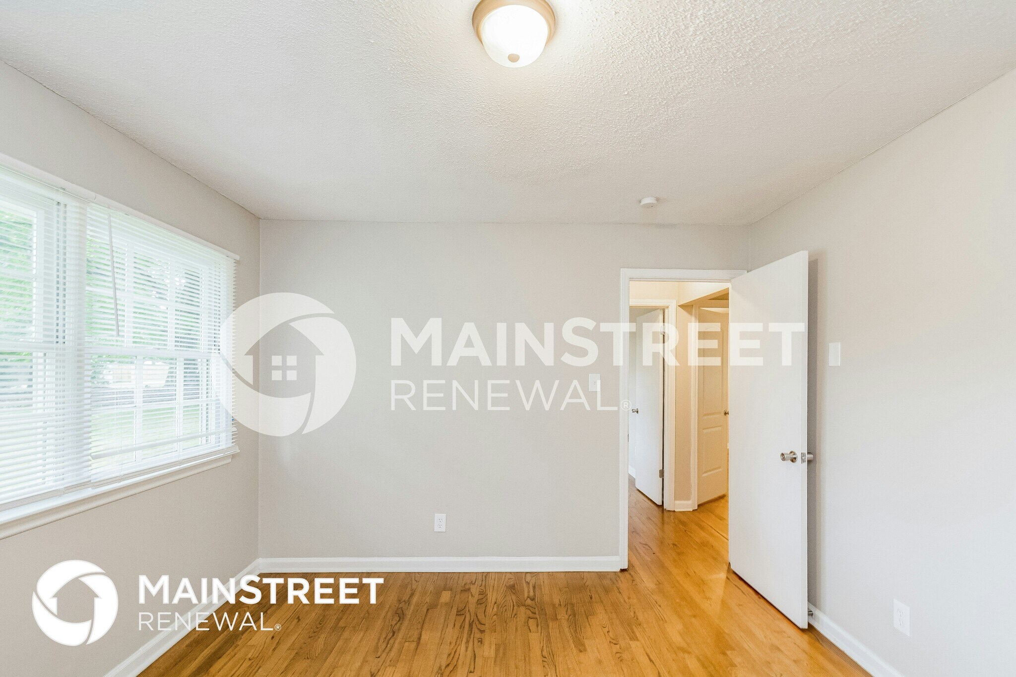 Building Photo - 4545 Kinlock Dr