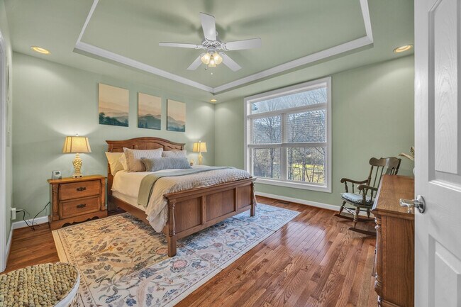 Building Photo - 270 Creatwood Trail