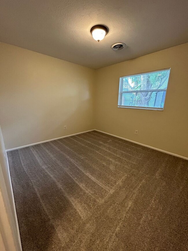 Building Photo - 3BR/2BA Single Family Home with Large Backyard in Winter Park!