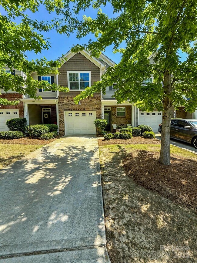 Building Photo - 2752 Sawbridge Ln
