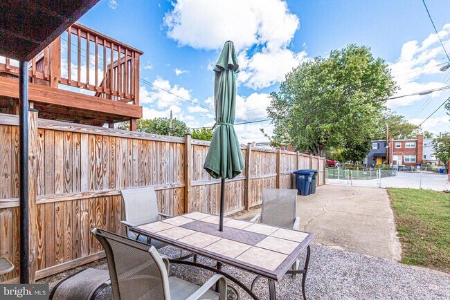 Building Photo - 5513 Chillum Pl NE