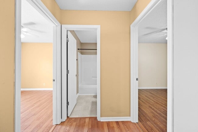 Building Photo - Charming Brick Ranch with Spacious Living Areas & Beautiful Bay Window Views!
