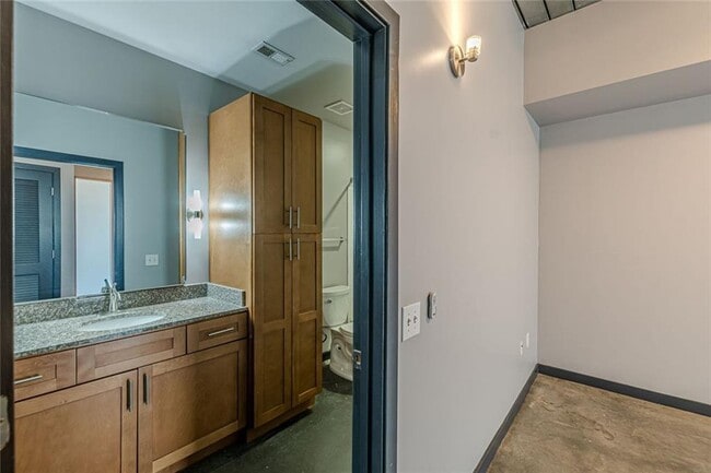 Building Photo - 620 Glen Iris Dr NE