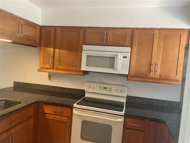 Building Photo - 6026 Amberly Ct