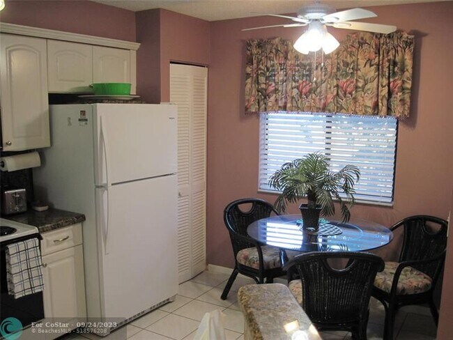Building Photo - 2240 N Cypress Bend Dr