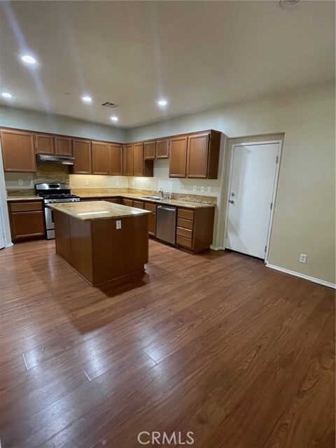 Building Photo - 8161 Garden Gate St