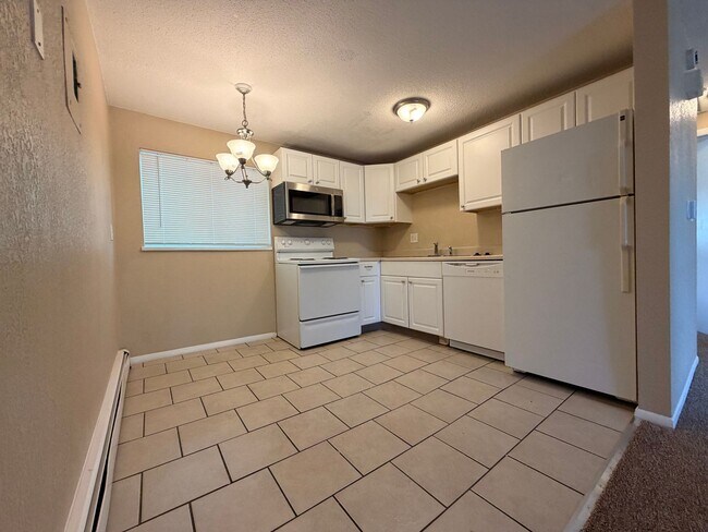 Building Photo - 7080 Alegre Cir