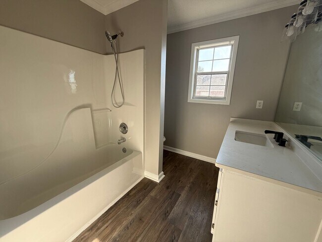 Building Photo - 4 Bedrooms, 3 Bathrooms with potential 5th Bedroom and Loft/Office in Euharlee! **MOVE-IN SPECIAL**