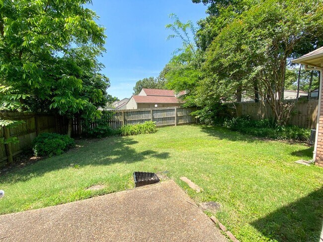 Building Photo - 3 bed, 2 bath in Lakeland near Stonebridge Golf Course