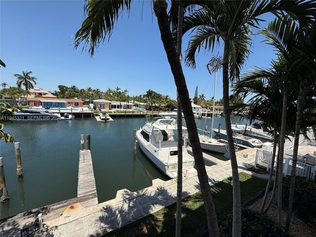 Building Photo - 1535 SE 15th St