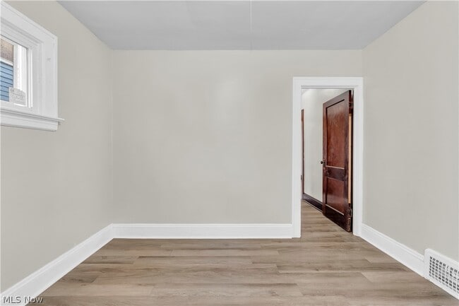 Building Photo - 12812 Parkhill Ave