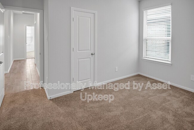 Building Photo - 5504 Gold Pond Dr