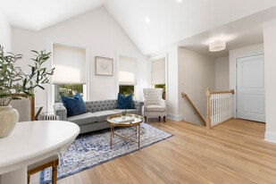 Building Photo - 211 Union Ave