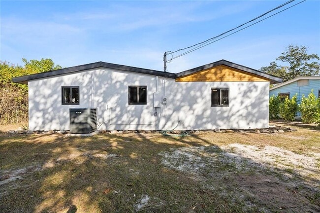 Building Photo - 4412 W Trilby Ave