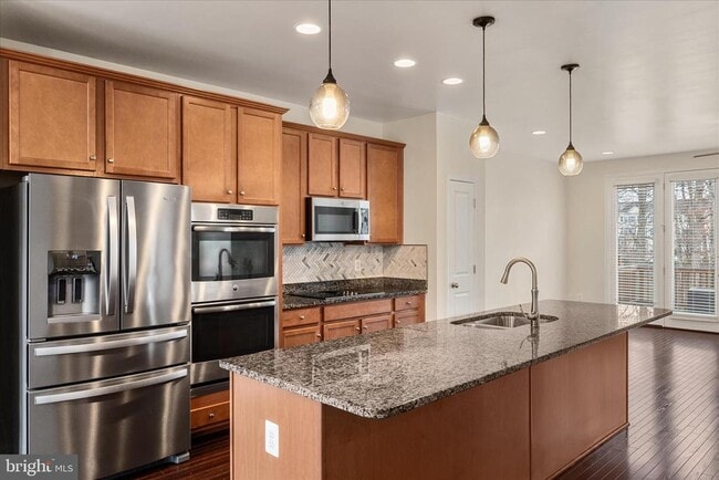 Building Photo - 109 Sequoia Dr