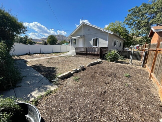 Building Photo - Spacious 4 Bed, 2 Bath Home with 2-Car Garage in Magna